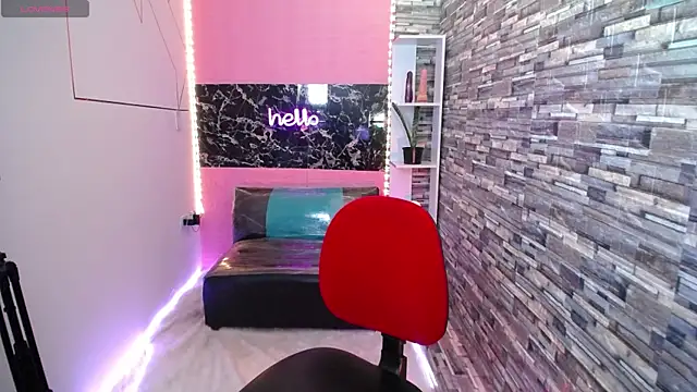 Snapshot of emili_lewins chatting on 12/14/25, 05:24 emili lewins online show from 12/14/25, 05:24