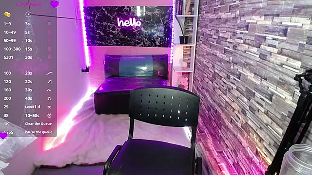 Snapshot of emili_lewins chatting on 12/19/25, 05:10 emili lewins online show from 12/19/25, 05:10