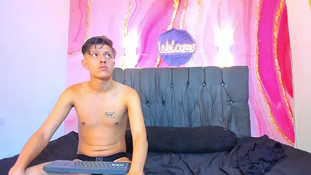 Hotsweet Guys online show from 12/14/25, 04:51