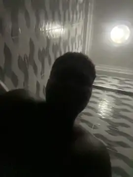 Snapshot of melaninpoppop chatting on 12/18/25, 01:22 melaninpoppop online show from 12/18/25, 01:22