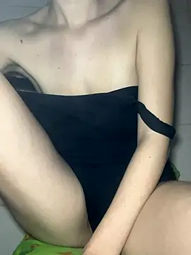 LoverNIXI online show from 12/18/25, 01:26