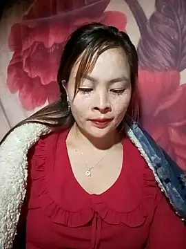 Snapshot of Mayly-s chatting on 12/16/25, 12:42 Mayly-s online show from 12/16/25, 12:42