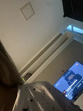 privsloirinha online show from 07/12/26, 08:20
