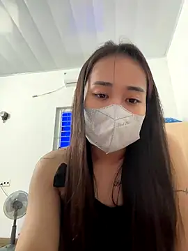 Snapshot of NinaBaby22 chatting on 12/17/25, 06:51 NinaBaby22 online show from 12/17/25, 06:51