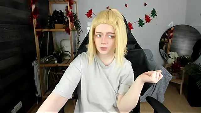 KellyKik online show from 12/17/25, 08:14