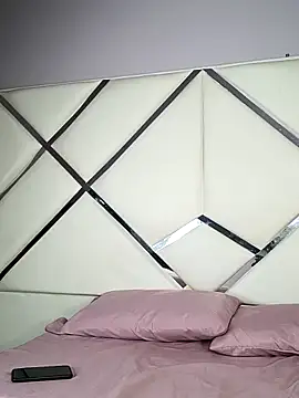 LunaaMorelli2 online show from 12/19/25, 07:44