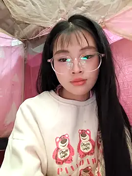 Quieny-x online show from 12/14/25, 01:49