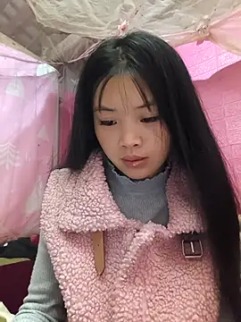 Quieny-x online show from 12/16/25, 02:43