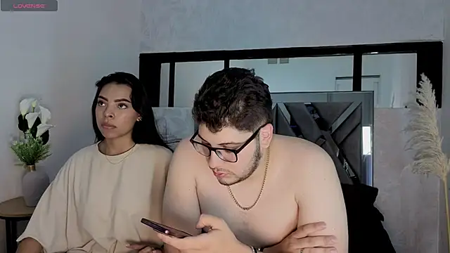 Snapshot of Chel_seth chatting on 12/18/25, 05:12 Chel seth online show from 12/18/25, 05:12