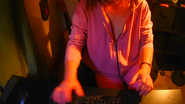 GoodGirlKelly online show from 02/04/26, 09:43