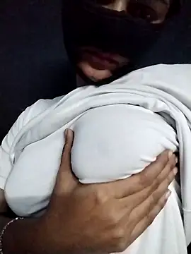 Snapshot of smita_telugu chatting on 12/15/25, 06:41 smita telugu online show from 12/15/25, 06:41