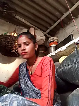 Snapshot of Akanksha_thakur chatting on 12/17/25, 11:37 Akanksha thakur online show from 12/17/25, 11:37