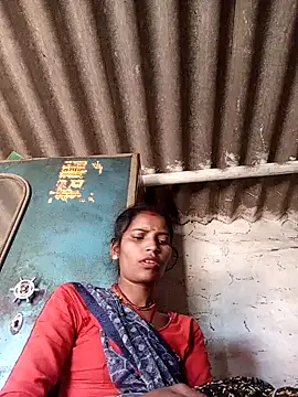 Snapshot of Akanksha_thakur chatting on 12/16/25, 04:50 Akanksha thakur online show from 12/16/25, 04:50