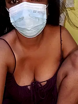 Snapshot of chuti_gurl chatting on 02/23/26, 01:33 chuti gurl online show from 02/23/26, 01:33