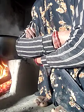 Snapshot of Kajal4455 chatting on 12/18/25, 02:49 Kajal4455 online show from 12/18/25, 02:49