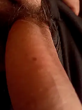 Snapshot of vgrr45534 chatting on 12/18/25, 12:20 vgrr45534 online show from 12/18/25, 12:20