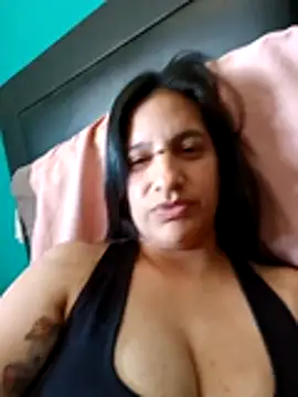 Snapshot of julietaloovee chatting on 12/17/25, 07:30 julietaloovee online show from 12/17/25, 07:30