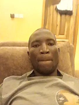 Snapshot of dibloni_oll chatting on 12/15/25, 10:48 dibloni oll online show from 12/15/25, 10:48