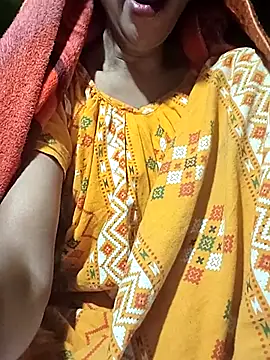 Snapshot of Sweet-rumi chatting on 12/17/25, 01:54 Sweet-rumi online show from 12/17/25, 01:54