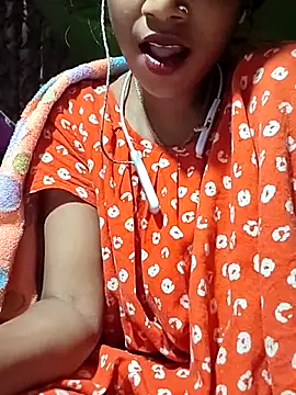 Snapshot of Sweet-rumi chatting on 12/17/25, 02:00 Sweet-rumi online show from 12/17/25, 02:00