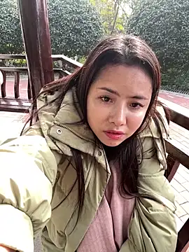 Snapshot of qingqing-ss chatting on 12/18/25, 06:29 qingqing-ss online show from 12/18/25, 06:29