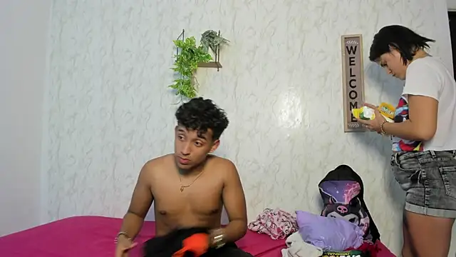 couple hardroom online show from 02/06/26, 12:17