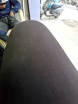 suhxil79 online show from 01/15/26, 12:19