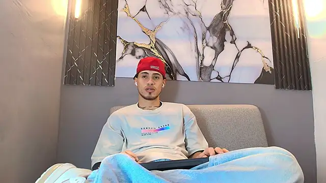 DAVIN 01 online show from 12/15/25, 12:11