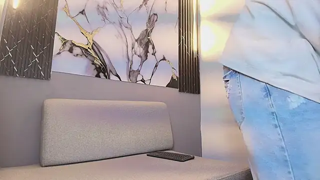 DAVIN 01 online show from 12/20/25, 12:19