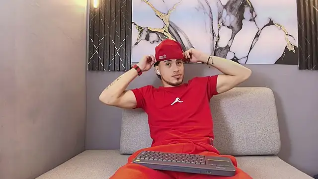 DAVIN 01 online show from 12/19/25, 12:18