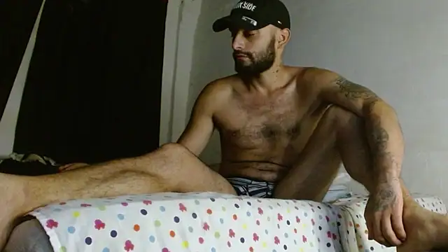 Snapshot of Alex_Flame_ chatting on 04/21/26, 01:42 Alex Flame online show from 04/21/26, 01:42