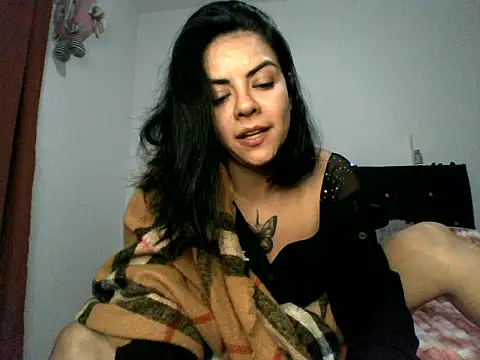 Snapshot of luluclark69 chatting on 05/16/26, 02:54 luluclark69 online show from 05/16/26, 02:54