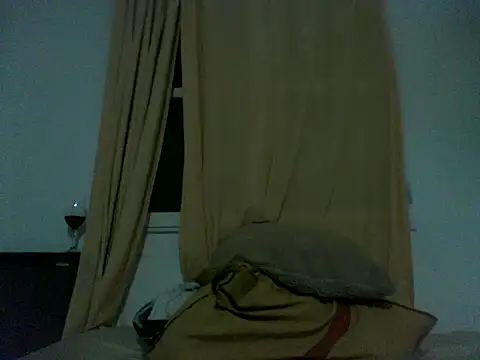 Snapshot of luluclark69 chatting on 06/05/26, 02:38 luluclark69 online show from 06/05/26, 02:38