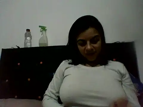 Snapshot of luluclark69 chatting on 05/27/26, 02:19 luluclark69 online show from 05/27/26, 02:19
