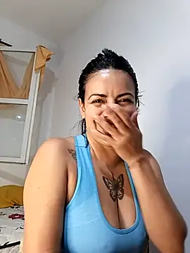 Snapshot of luluclark69 chatting on 02/23/26, 11:05 luluclark69 online show from 02/23/26, 11:05