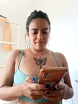 Snapshot of luluclark69 chatting on 02/28/26, 03:00 luluclark69 online show from 02/28/26, 03:00