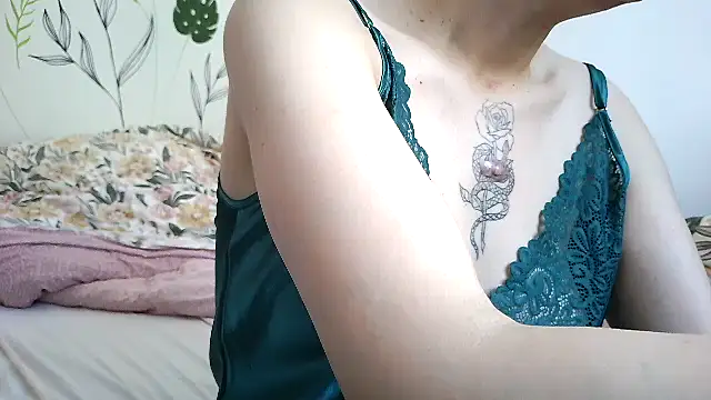 Snapshot of anngelle chatting on 06/18/26, 10:31 anngelle online show from 06/18/26, 10:31