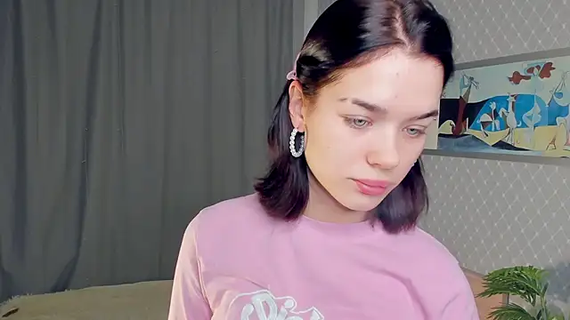 Snapshot of SantosOtis chatting on 12/18/25, 08:41 SantosOtis online show from 12/18/25, 08:41