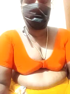 Snapshot of Tamil_Bhuvi69 chatting on 02/13/26, 12:10 Tamil Bhuvi69 online show from 02/13/26, 12:10