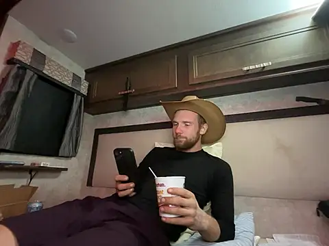 Snapshot of SparkledExtern chatting on 02/06/26, 03:24 SparkledExtern online show from 02/06/26, 03:24