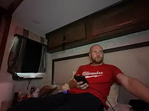 Snapshot of SparkledExtern chatting on 02/08/26, 03:10 SparkledExtern online show from 02/08/26, 03:10