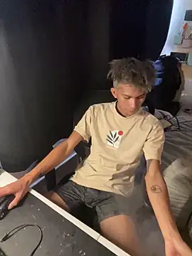 jhaycobXgarcia online show from 02/02/26, 09:03