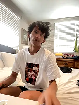 Snapshot of jhaycobXgarcia chatting on 12/15/25, 10:15 jhaycobXgarcia online show from 12/15/25, 10:15