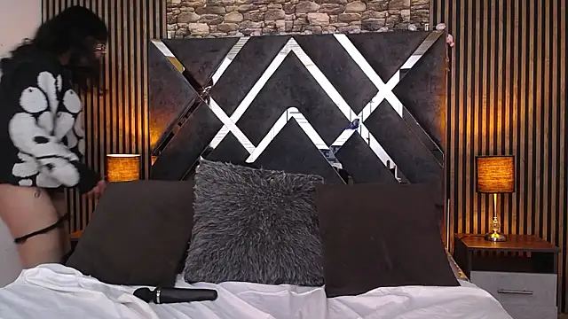 Amy channel online show from 02/25/26, 01:00