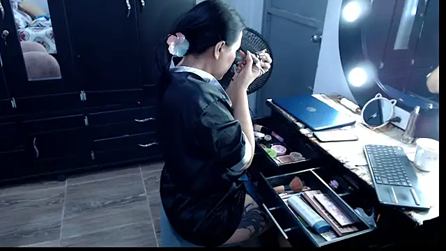 Naomy Mature online show from 02/11/26, 12:16