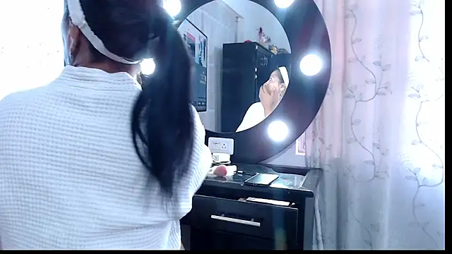 Naomy Mature online show from 03/10/26, 12:09