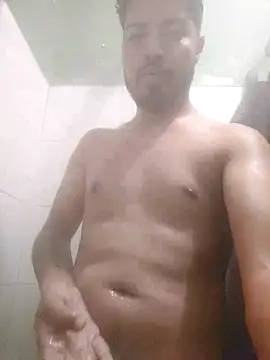 Snapshot of Painy10 chatting on 12/14/25, 02:51 Painy10 online show from 12/14/25, 02:51