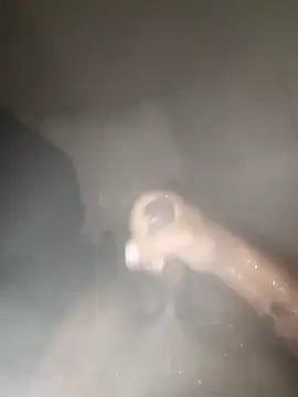 Snapshot of Painy10 chatting on 12/17/25, 01:10 Painy10 online show from 12/17/25, 01:10