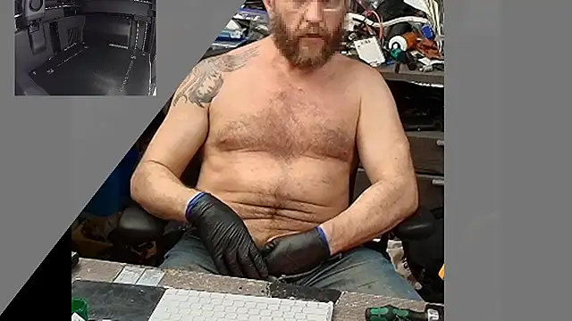 Snapshot of HouseOfHans chatting on 01/09/26, 01:12 HouseOfHans online show from 01/09/26, 01:12