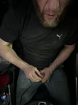 Snapshot of HouseOfHans chatting on 03/04/26, 10:39 HouseOfHans online show from 03/04/26, 10:39